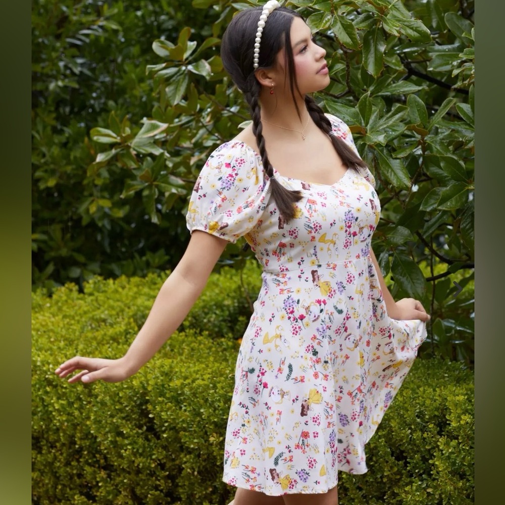 Disney Beauty And The Beast Her Universe Belle Floral Sweetheart Dress